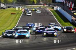 Start of the race, #42 - Charles Dawson / Kiern Jewiss - 2 Seas Motorsport Mercedes-AMG GT3 Evo leads #18 - Kevin Tse / Maximilian Gotz - 2 Seas Motorsport Mercedes-AMG GT3 Evo 