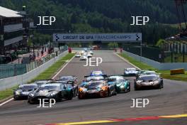 Start of the Race - #7 - Giacomo Petrobelli / Jonathan Adam - Blackthorn Aston Martin Vantage AMR GT3 Evo leads