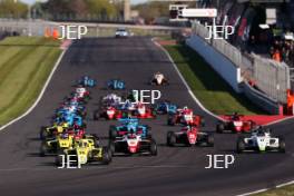 Start, Isaac Phelps - Elite Motorsport leads