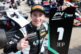 #32 - Ethan Lennon - Rodin Motorsport